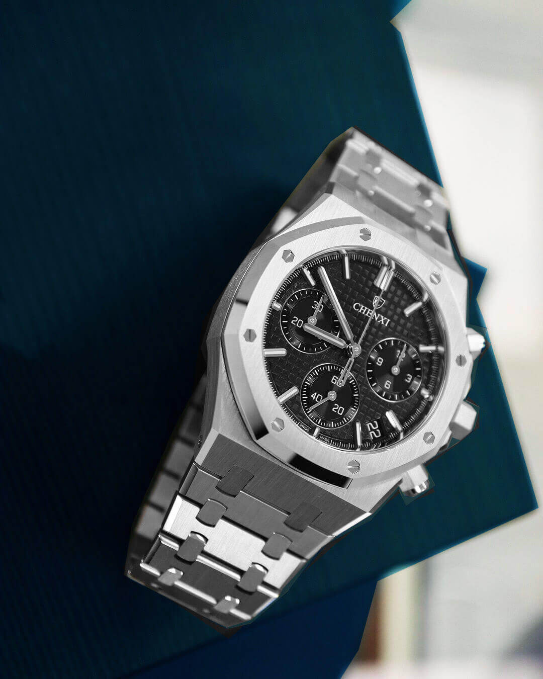 Montre Chronographe Royale CH – Élégance et Performance au Poignet