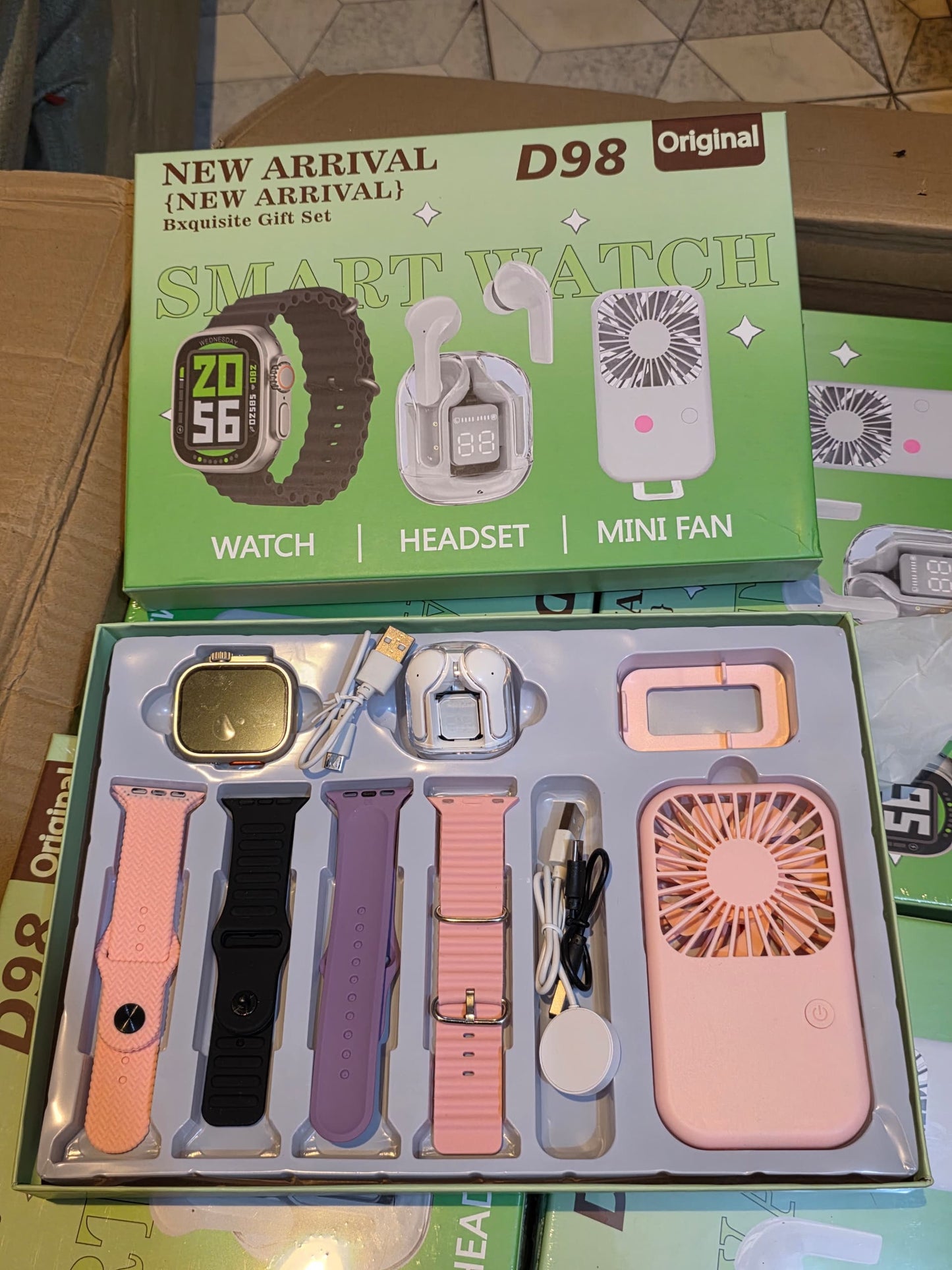🌟 Pack 3-en-1 Smart Life – Montre Connectée + Écouteurs Sans Fil + Mini Ventilateur