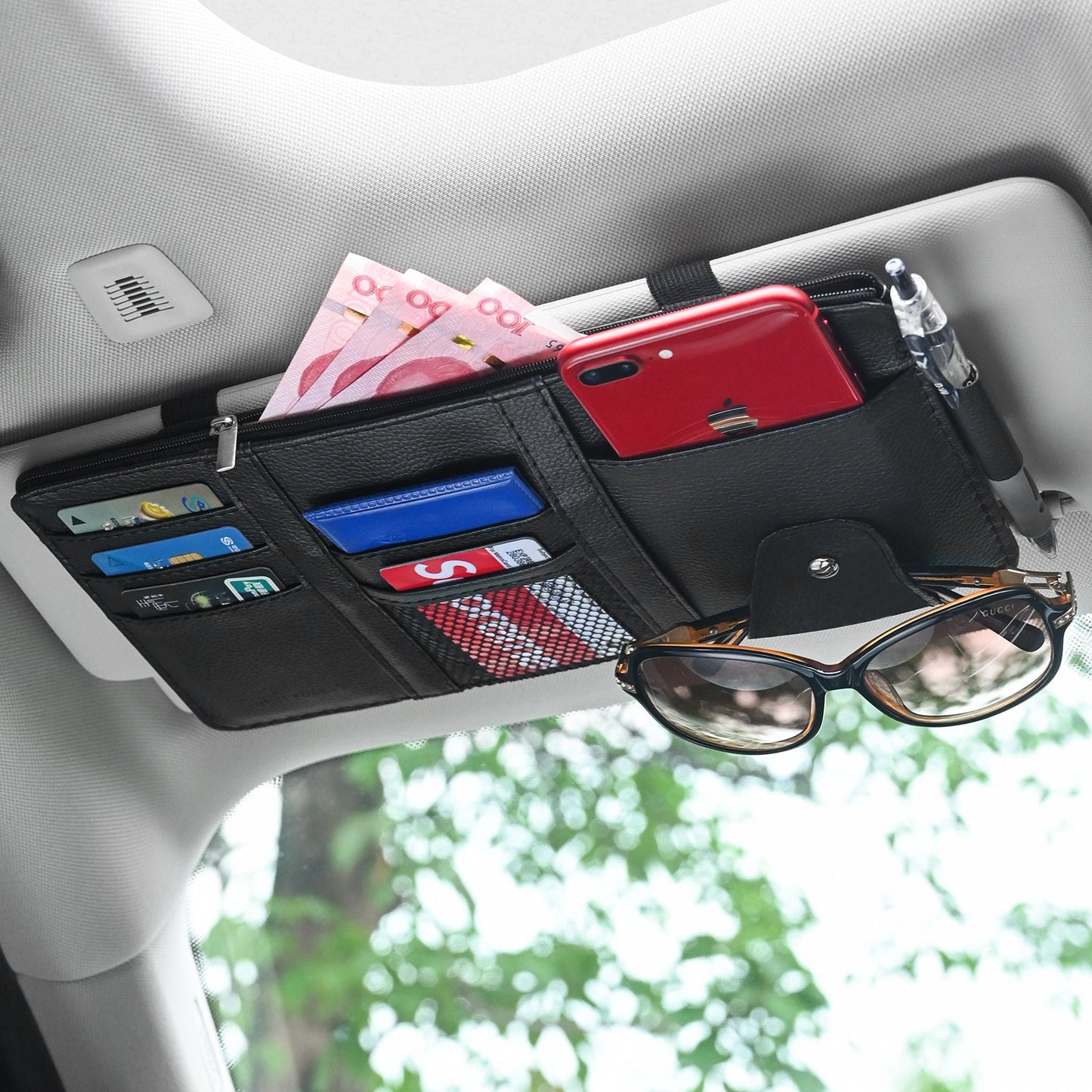Promotion Spéciale : 1 ACHETÉ  = 1 OFFERT  🛻 Organisateur de Pare-Soleil 🚗 | Multi-Poches 💳 Téléphone 📱 Lunettes 🕶️ Stylos ✍️ & Plus Encore !