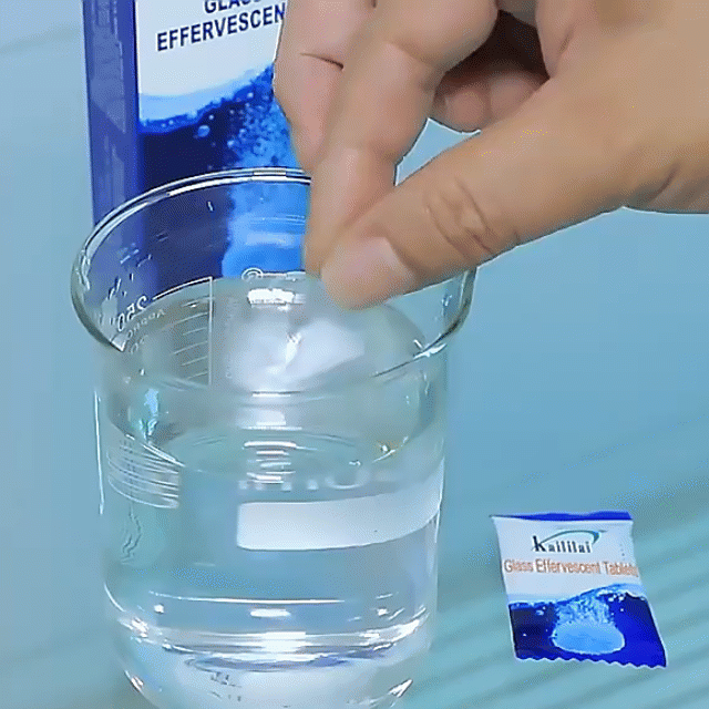 Pastilles Nettoyantes Éclaircissantes : Votre Secret pour des Vitres Impeccables!